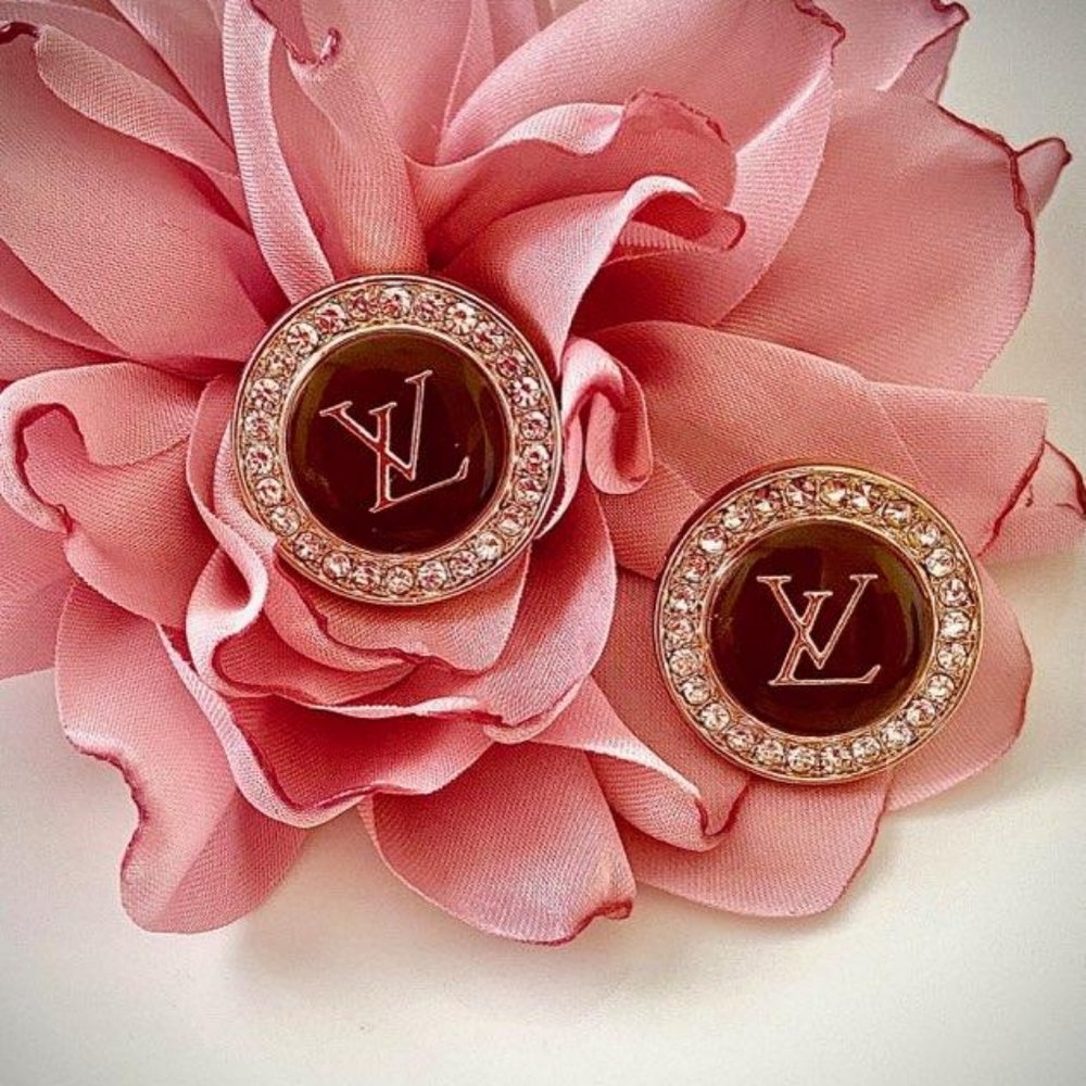 Boutique vintage button earrings